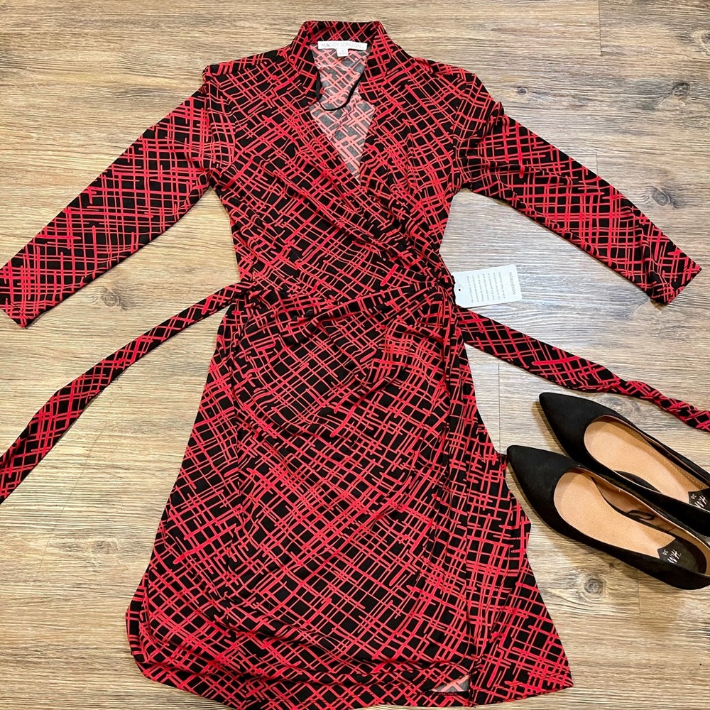 New Elegant Maggy London wrap around dress